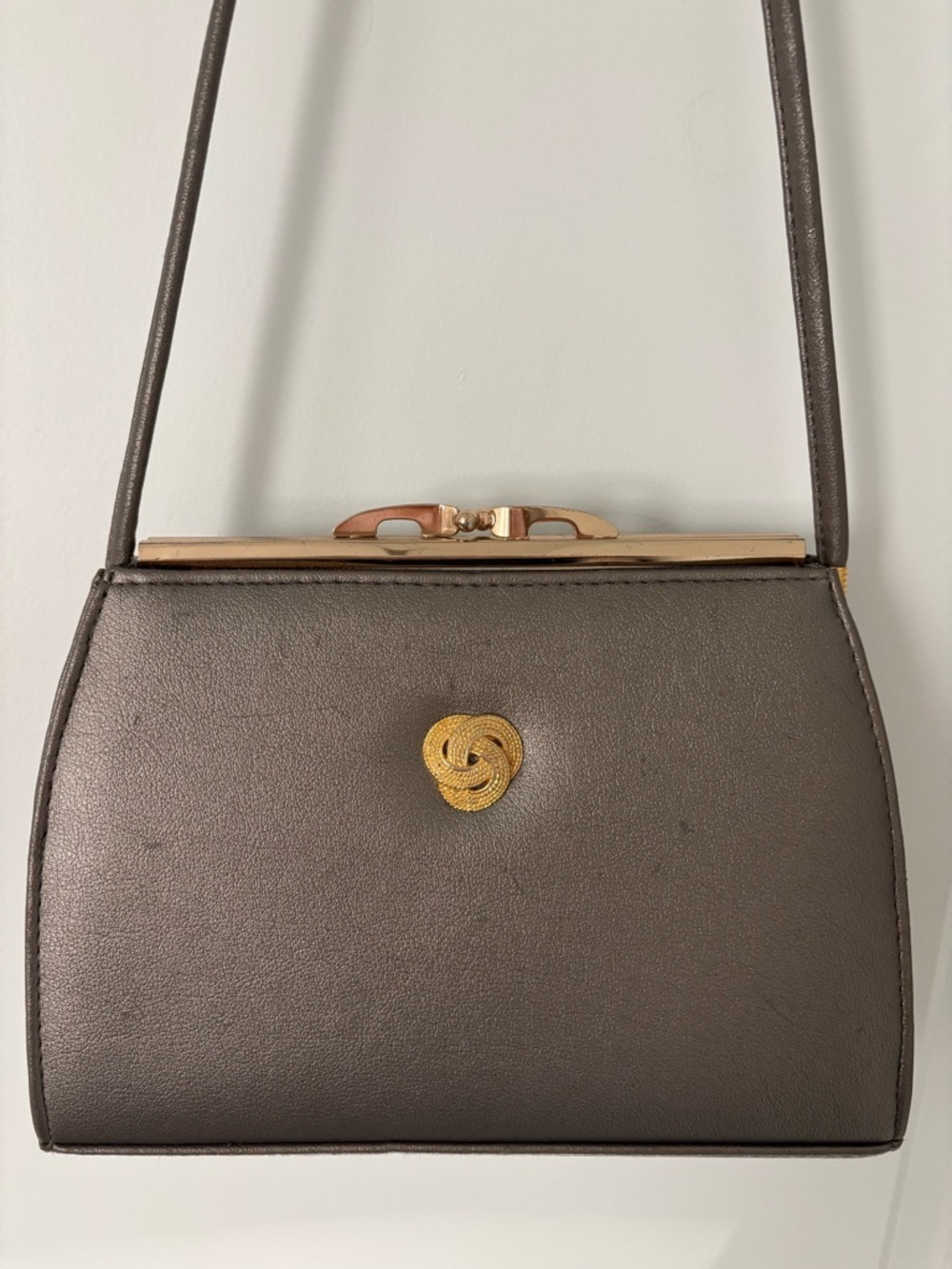 Vintage 60s Bronze Metallic Vinyl Gold Kiss Lock Crossbody Purse. 9”x7” - Picture 2 of 8